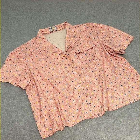 Hand Crafted Tops - Button Front Top Womens 1X Pink Ditzy Floral Polkadot Grandma Indie Grunge